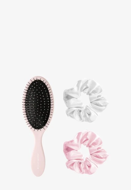 Brushworks Detangling Brush & Satin ScrunchiesKit CapelliPink & White Donna Cura Dei Capelli BTO31J00O-S11